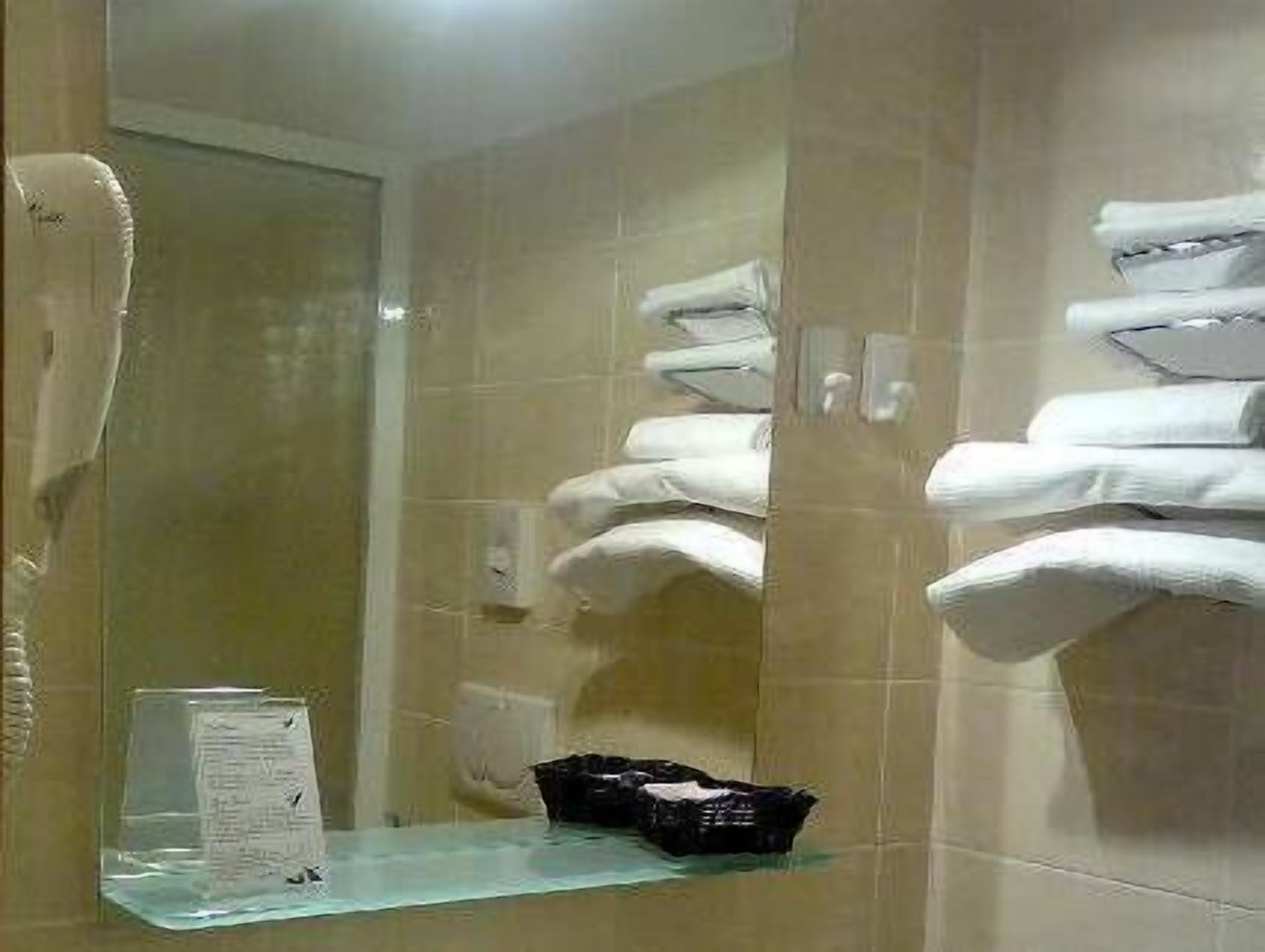 Hotel Astor ปิซา ภายนอก รูปภาพ