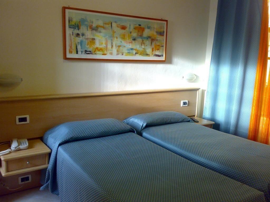 Hotel Astor ปิซา ภายนอก รูปภาพ